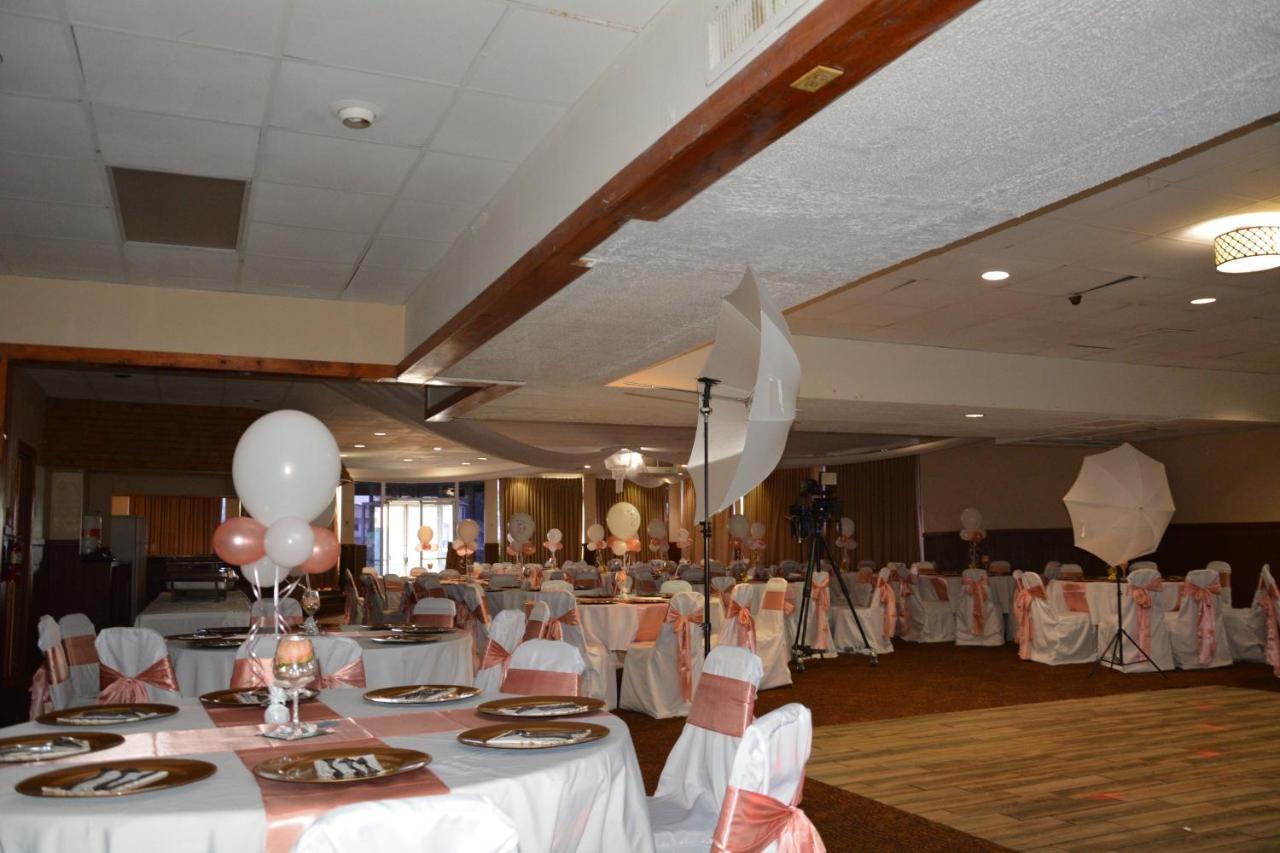 Columbus Grand Hotel & Banquet Center מראה חיצוני תמונה